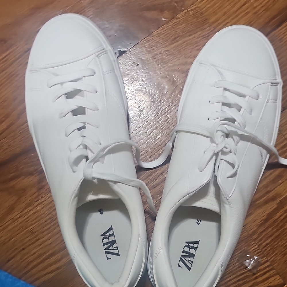 Zara Men's Classic White Sneakers